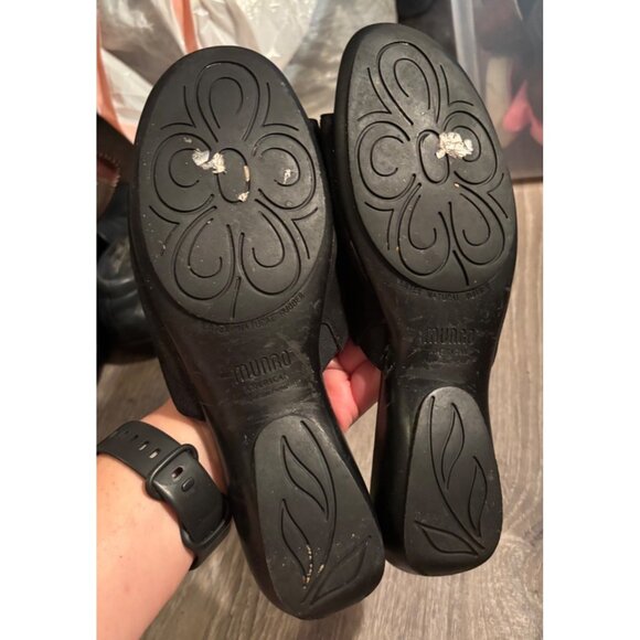 Munro Black Leather Slide Toe Loop Sandals Women’s Size 9 - Picture 7 of 8